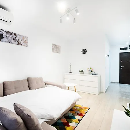 White Luxury Aviatiei