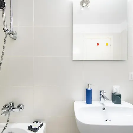 White Luxury Aviatiei Apartment *